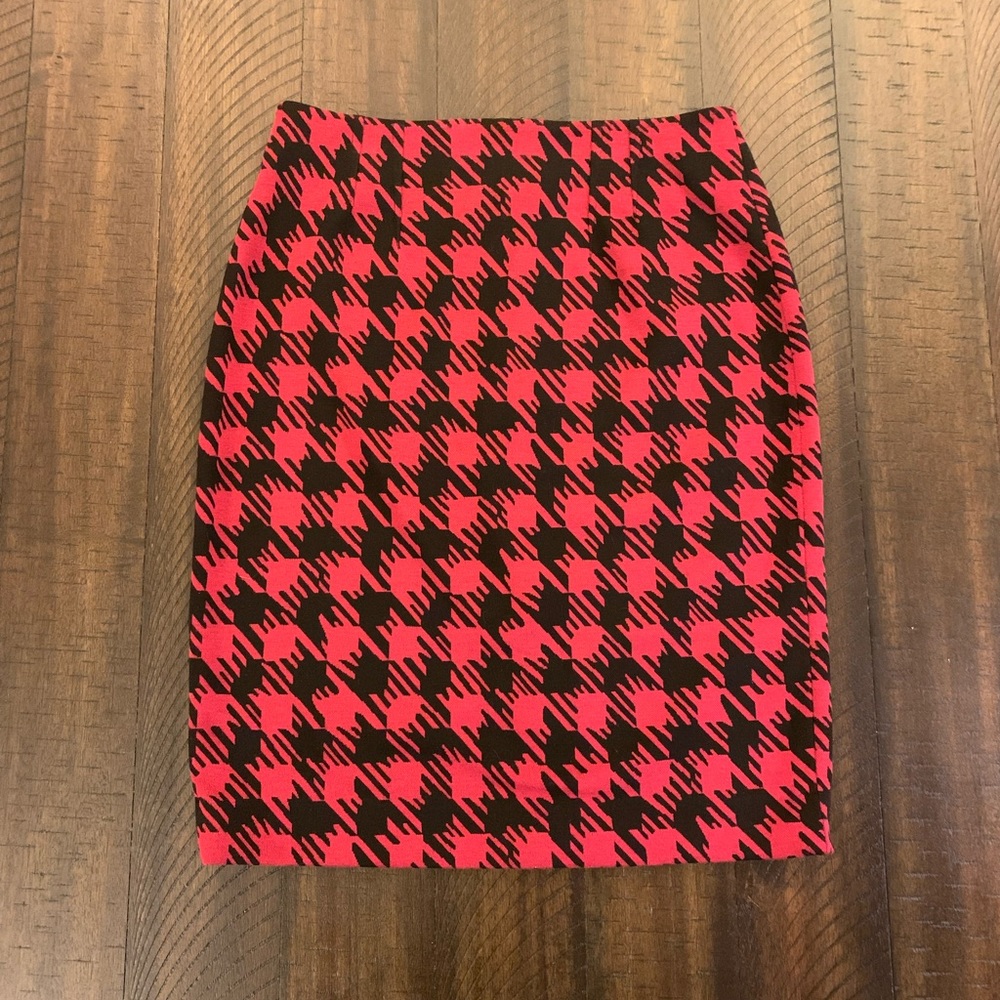 NEW Halogen pencil skirt, red and black plaid